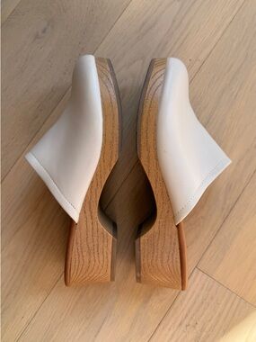 Universal Thread Cream Clog Mules with Wood-Effect Platform